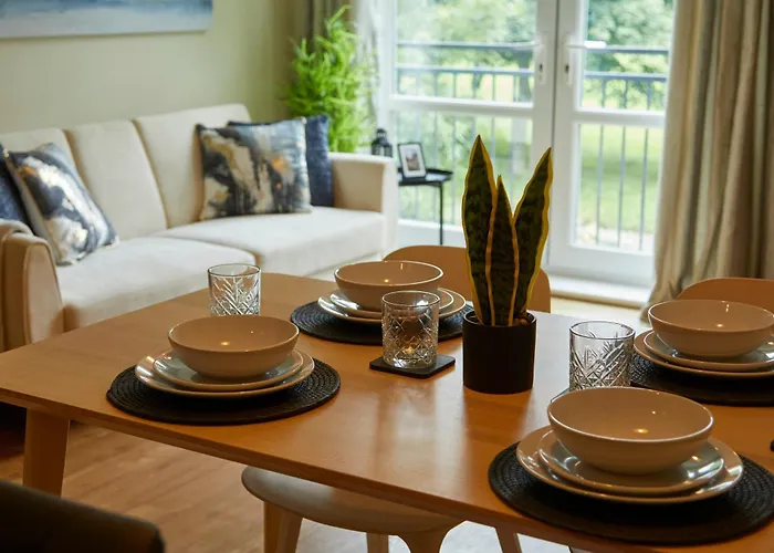 Stylish 2-Bedroom Apartment With Free Parking