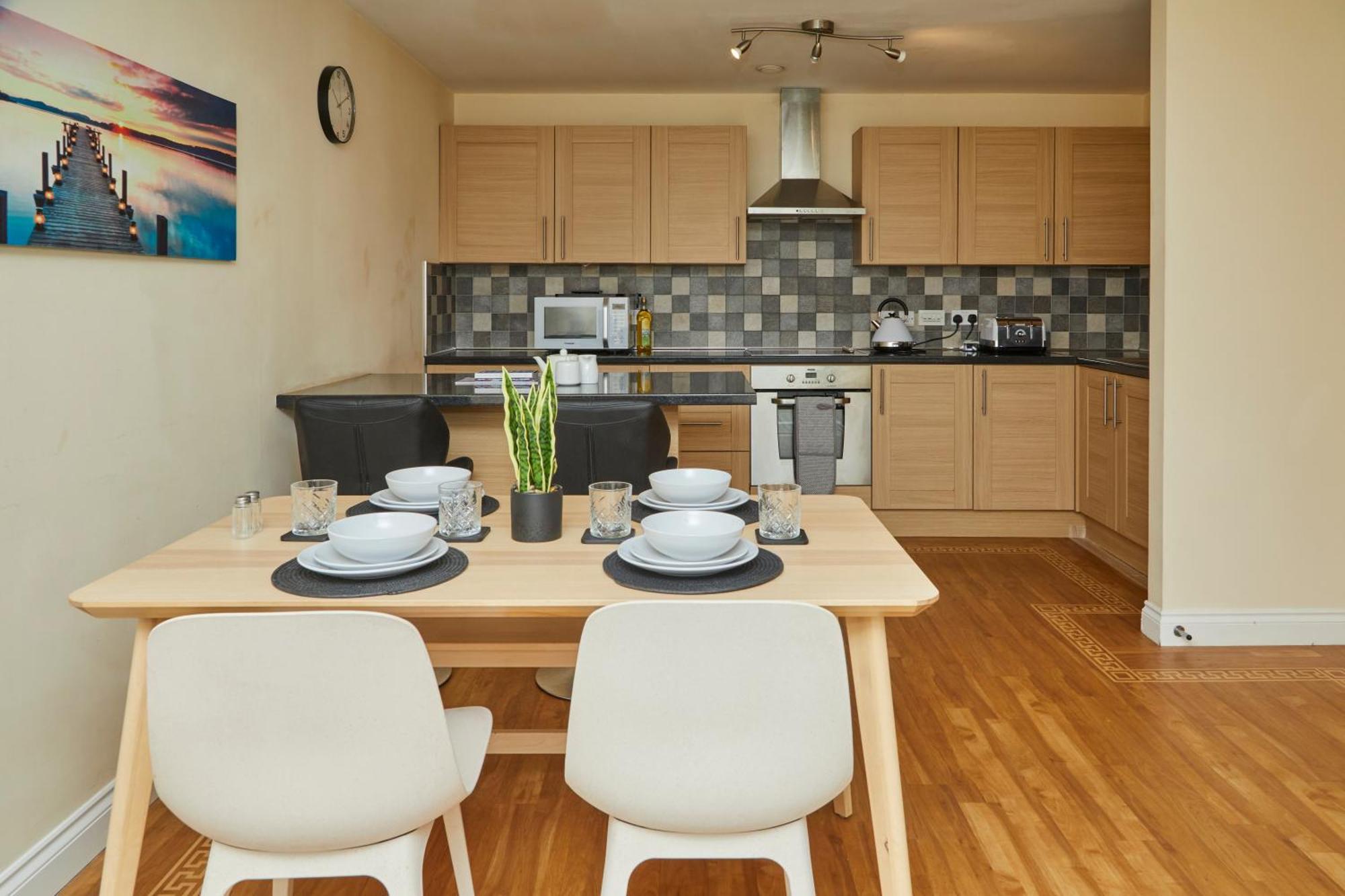Apartment Stylish 2-bedroom With Free Parking *