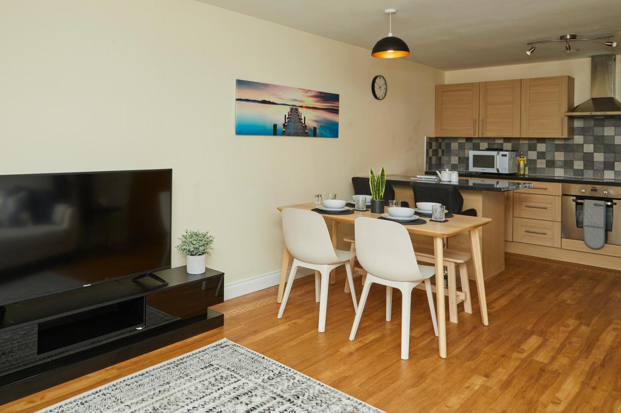 Apartment Stylish 2-bedroom With Free Parking *