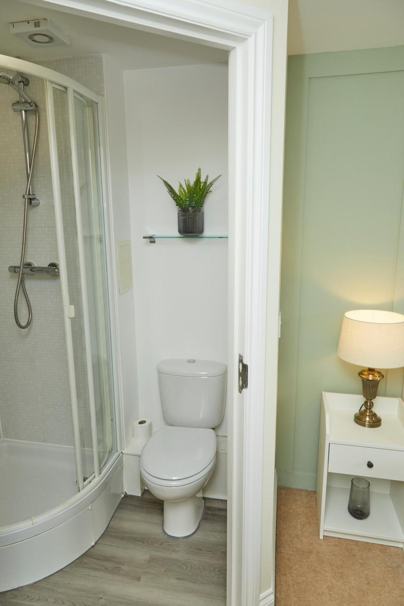 Stylish 2-bedroom With Free Parking Halifax